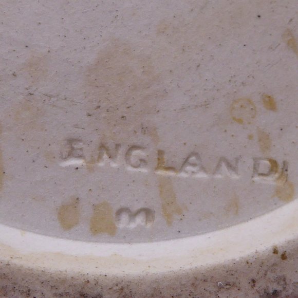 1905 Wedgwood Creamer Dark Blue Jasperware W Issues - See Photos - Picture 16 of 17